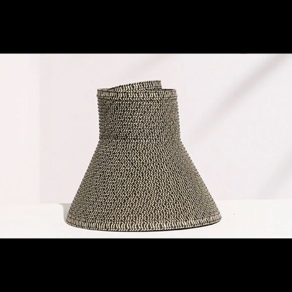 NIP L*Space Floria roll up visor hat - Picture 3 of 6